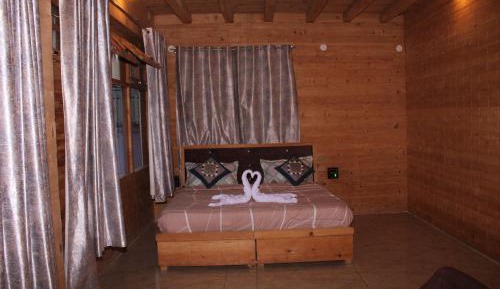 Family Room with Mountain View