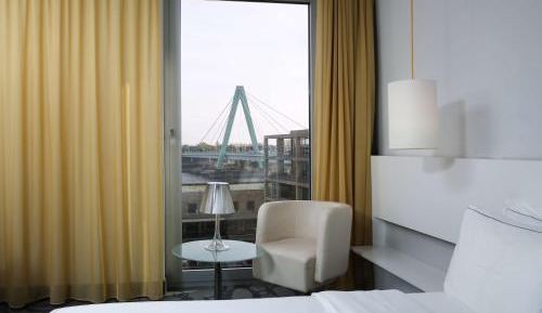 Art Queen Room - Rhine View