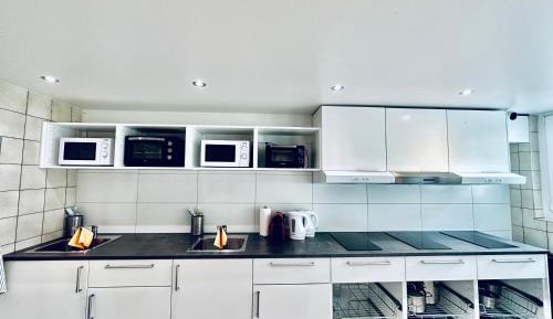 Single Room with Shared Bathroom