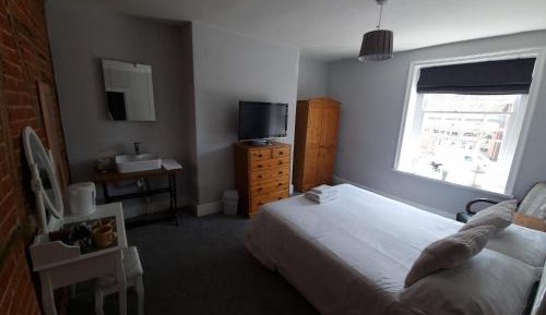 Double Room with Shared Bathroom