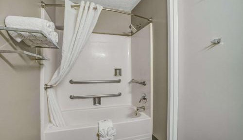 King Room - Disability Access - Non-Smoking