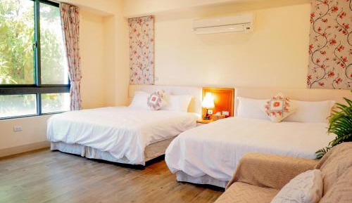 Quadruple Room with Mountain View