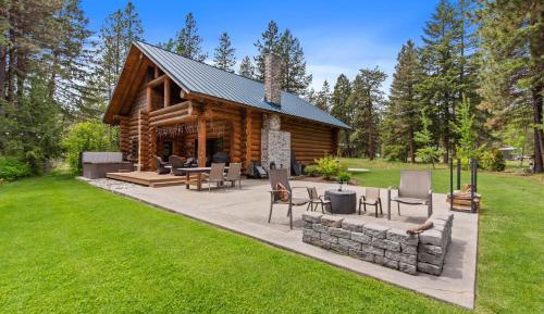 Three-Bedroom Holiday Home 