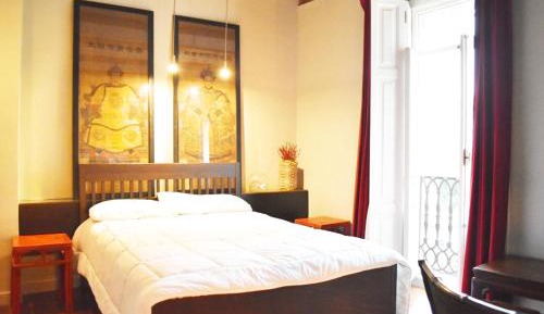 Apartment with Shower