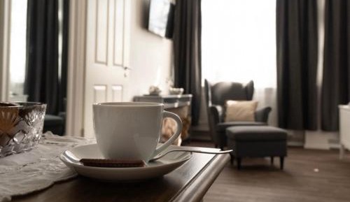 Apartment with Shower