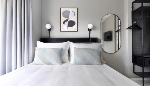 Medium Studio with Kitchenette