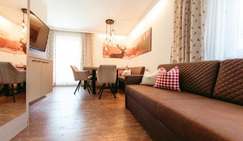Apartment with Mountain View
