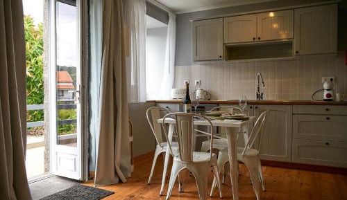 Apartment with Mountain View