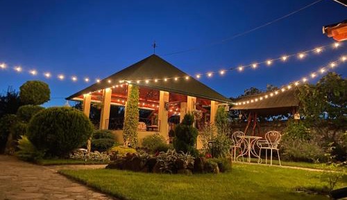 Apartment with Garden View