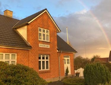 Deluxe Double Room (2 Adults + 2 Child)