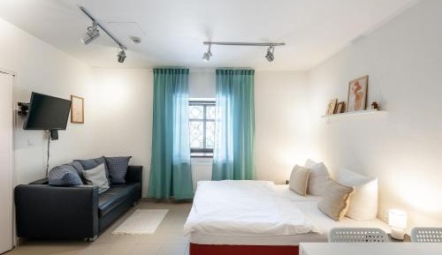 Standard Triple Studio