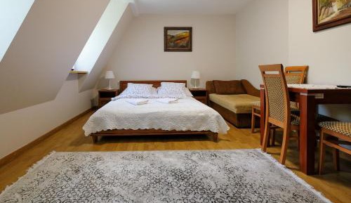 Triple Room with Private Bathroom