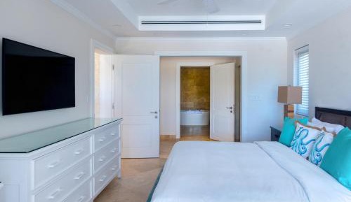 Two Bedroom Contemporary Suite with King Bed