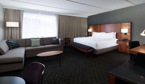 King Studio Suite with Refrigerator