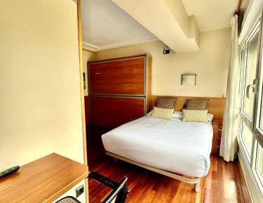 Quadruple Room with Private Bathroom