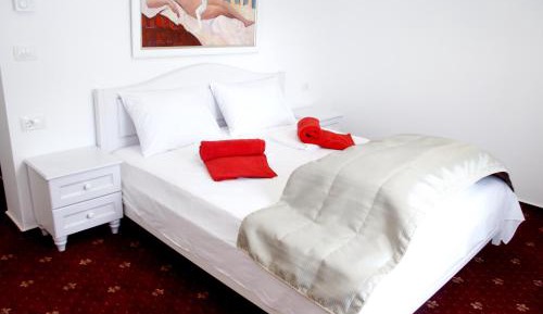 Deluxe Suite with Spa Bath