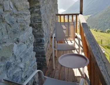 King Room with Mountain View