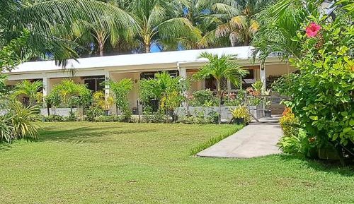 Family Room with Garden View