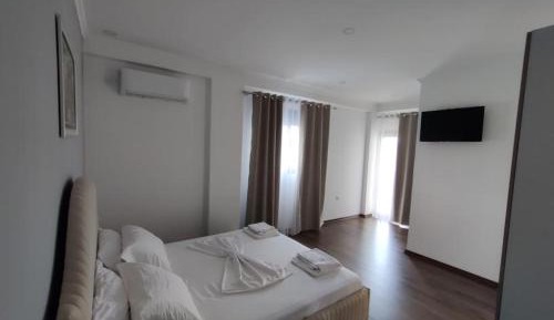 King Room with Pool View