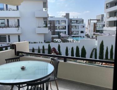 Apartment with Garden View