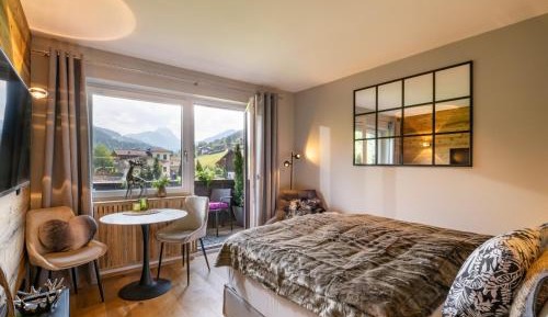 Studio with Mountain View