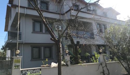 Apartment with Lake View