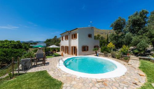 Villa with Garden View