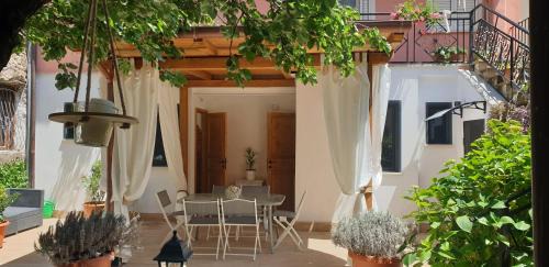 Deluxe Double Room with Extra Bed