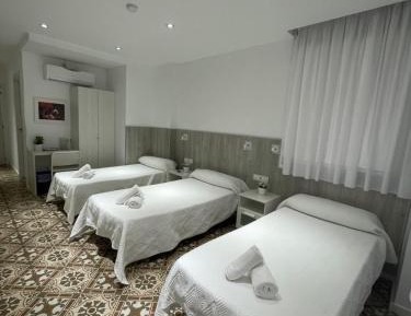 Triple Room with Private Bathroom