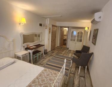 Economy Triple Room