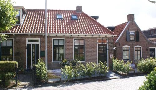 Seven-Bedroom Holiday Home