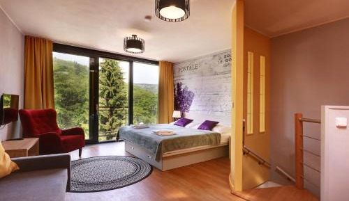 Family Suite with Mountain View