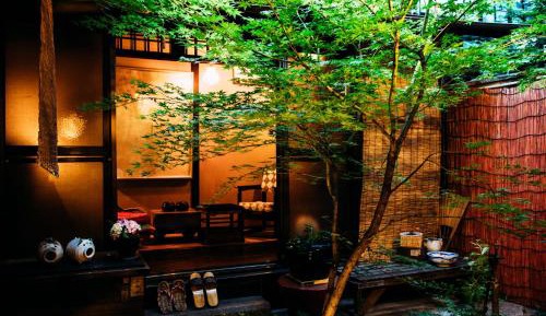 Twin Room with Shared Bathroom