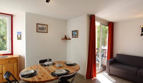 Apartment (4 Adults)