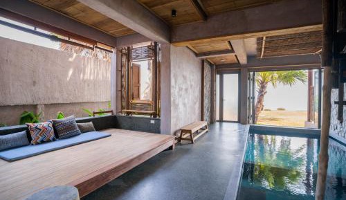 2 Bedroom Beachfront Suite with Indoor Pool