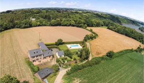 Four-Bedroom Holiday Home