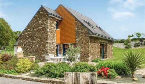 Four-Bedroom Holiday Home
