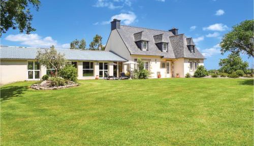 Five-Bedroom Holiday Home