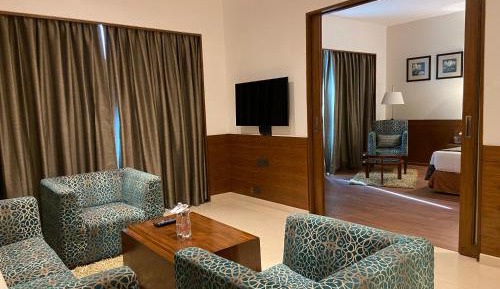 Suite with 15% off on F&B Service (Soft Beverage only)