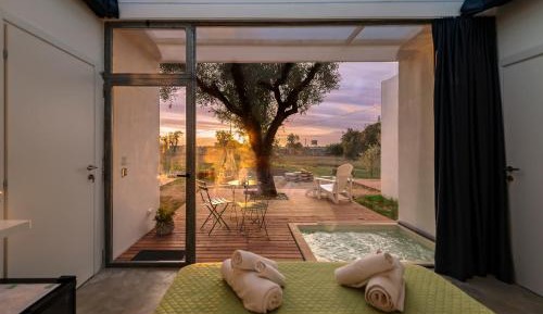 Queen Room with Spa Bath