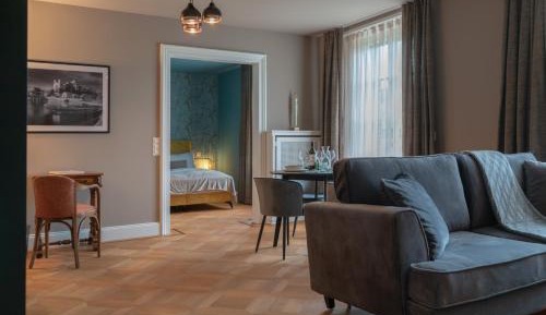 Cozy Suite with Kitchenette