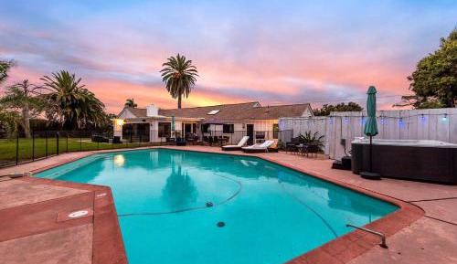 Five Bedroom Holiday Home