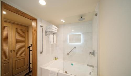 Junior King Suite