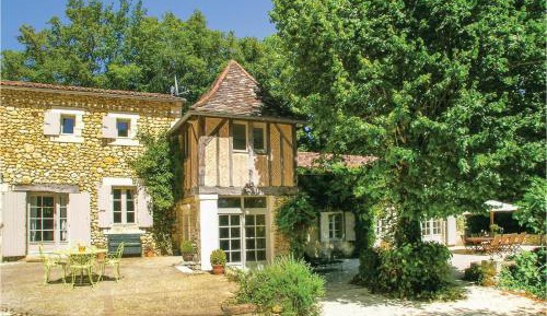 Five-Bedroom Holiday Home