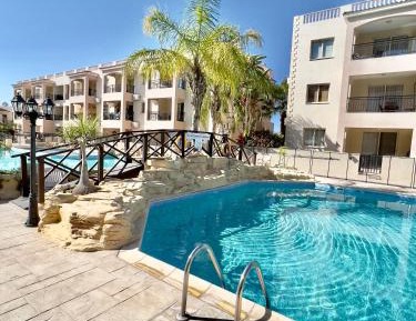 Apartment with Pool View 