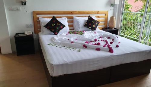 Deluxe Queen Room