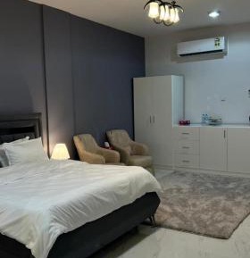 Deluxe Double Room (2 Adults + 1 Child)