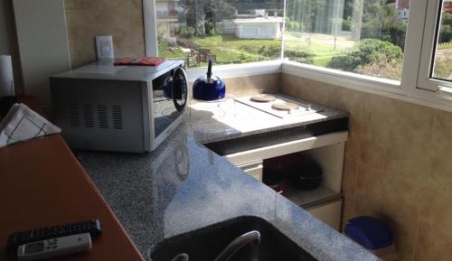  One-Bedroom Apartment with Sea View