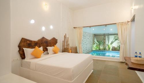 Suite with Private Pool