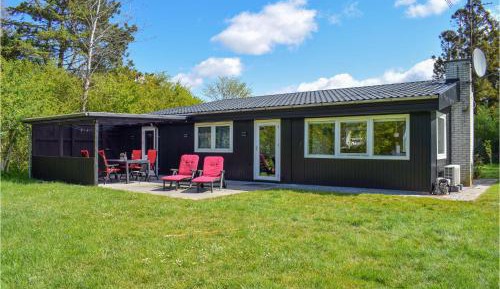 Three-Bedroom Vacation Home 